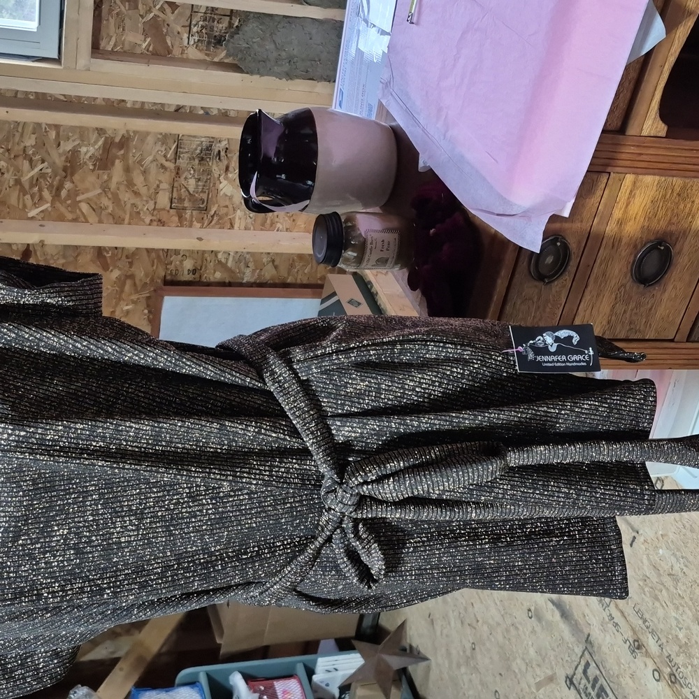 Elegant Black and Gold Jennafer Grace Dress.  NEW. Size small-medium - Picture 3 of 9